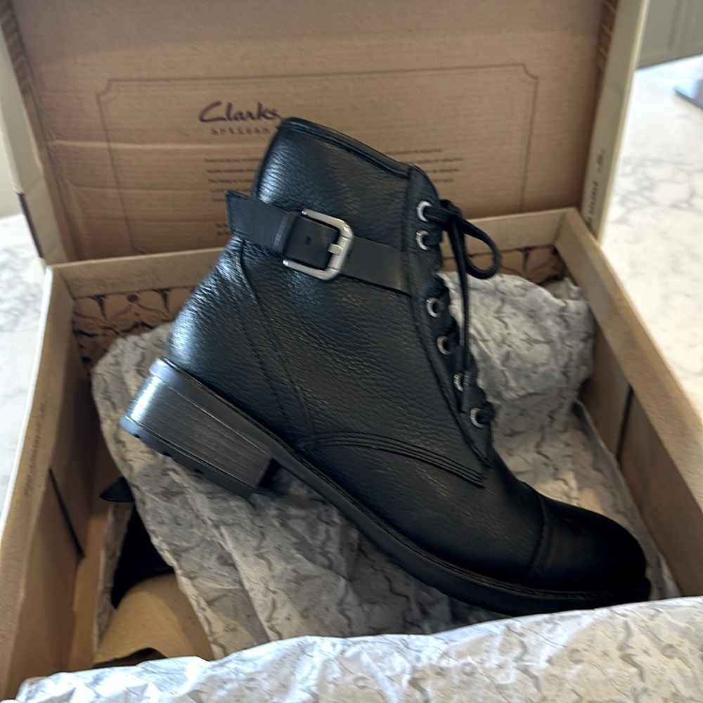 Clark’s Artisan ‘Swansea Ledge’ Black leather boot, with box